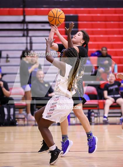Thumbnail 3 in O'Connor vs Liberty photogallery.