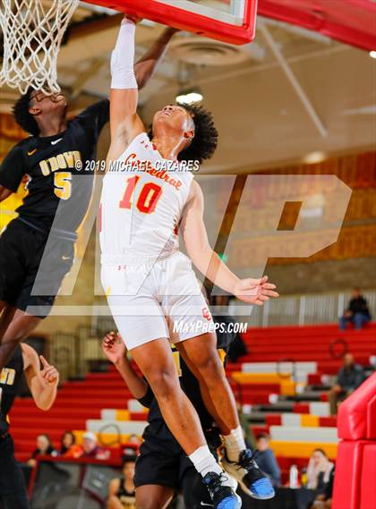 Thumbnail 1 in Bishop O'Dowd @ Cathedral Catholic (Torrey Pines Holiday Classic) photogallery.