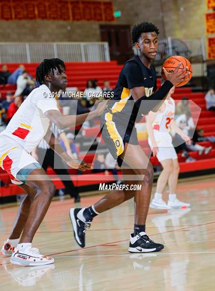 Thumbnail 1 in Bishop O'Dowd @ Cathedral Catholic (Torrey Pines Holiday Classic) photogallery.