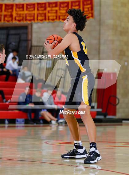 Thumbnail 2 in Bishop O'Dowd @ Cathedral Catholic (Torrey Pines Holiday Classic) photogallery.