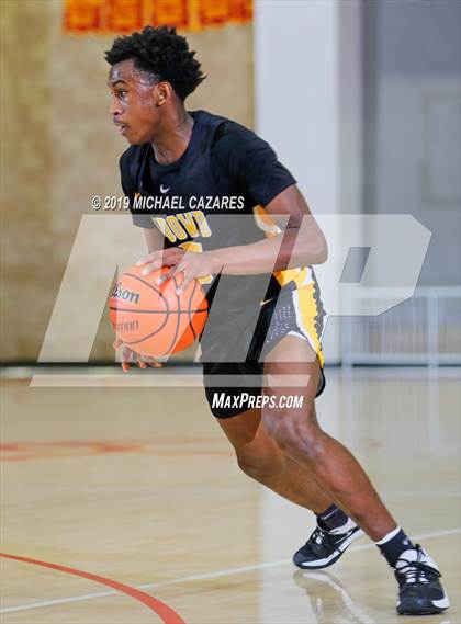 Thumbnail 3 in Bishop O'Dowd @ Cathedral Catholic (Torrey Pines Holiday Classic) photogallery.