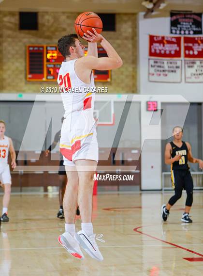 Thumbnail 2 in Bishop O'Dowd @ Cathedral Catholic (Torrey Pines Holiday Classic) photogallery.