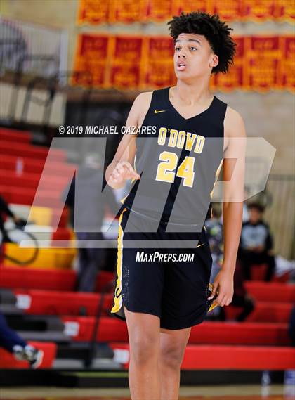 Thumbnail 1 in Bishop O'Dowd @ Cathedral Catholic (Torrey Pines Holiday Classic) photogallery.
