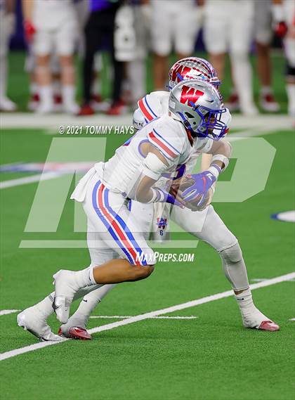 Thumbnail 3 in Westlake vs. Southlake Carroll (UIL 6A D1 Final) photogallery.