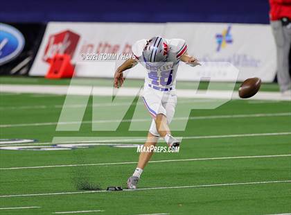 Thumbnail 3 in Westlake vs. Southlake Carroll (UIL 6A D1 Final) photogallery.