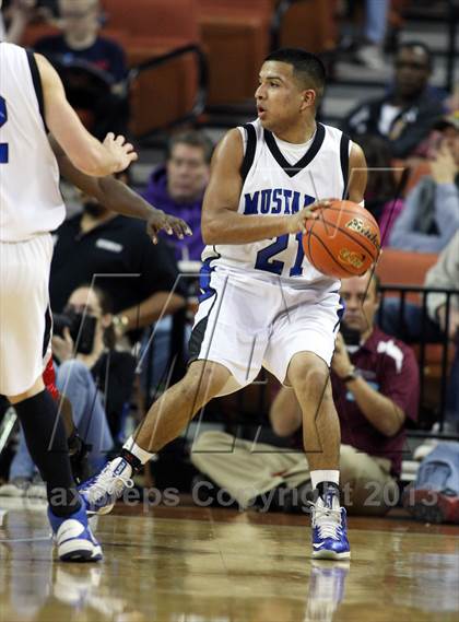 Thumbnail 1 in Mumford vs. San Augustine (UIL 1A Semifinal) photogallery.