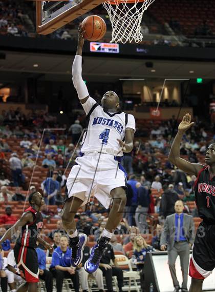 Thumbnail 2 in Mumford vs. San Augustine (UIL 1A Semifinal) photogallery.