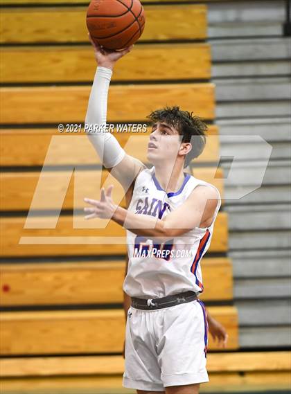 Thumbnail 2 in St. Louis Catholic vs Sophie B. Wright (Country Day Classic) photogallery.