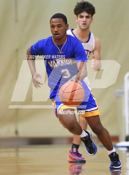 Thumbnail 2 in St. Louis Catholic vs Sophie B. Wright (Country Day Classic) photogallery.