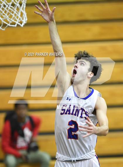 Thumbnail 3 in St. Louis Catholic vs Sophie B. Wright (Country Day Classic) photogallery.
