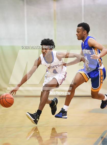 Thumbnail 1 in St. Louis Catholic vs Sophie B. Wright (Country Day Classic) photogallery.