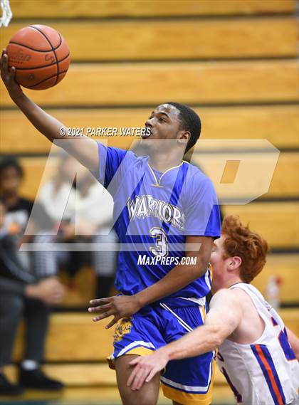 Thumbnail 2 in St. Louis Catholic vs Sophie B. Wright (Country Day Classic) photogallery.