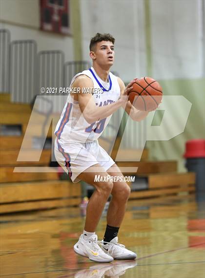 Thumbnail 2 in St. Louis Catholic vs Sophie B. Wright (Country Day Classic) photogallery.
