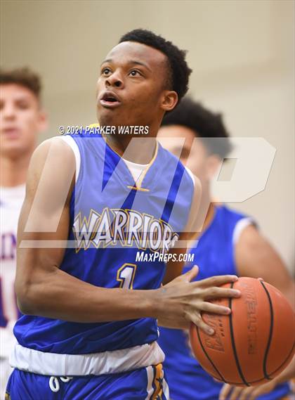 Thumbnail 1 in St. Louis Catholic vs Sophie B. Wright (Country Day Classic) photogallery.