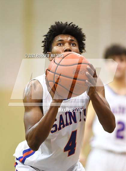 Thumbnail 3 in St. Louis Catholic vs Sophie B. Wright (Country Day Classic) photogallery.