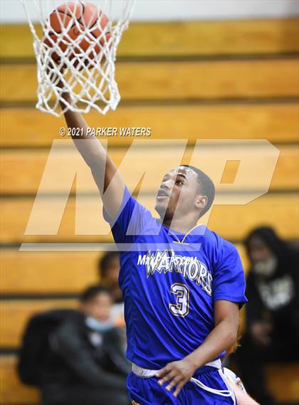 Thumbnail 3 in St. Louis Catholic vs Sophie B. Wright (Country Day Classic) photogallery.