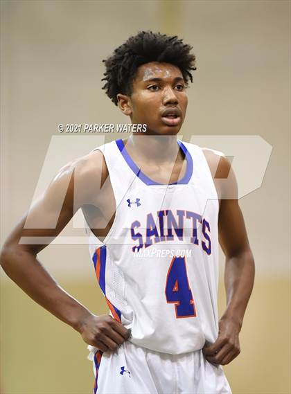 Thumbnail 1 in St. Louis Catholic vs Sophie B. Wright (Country Day Classic) photogallery.