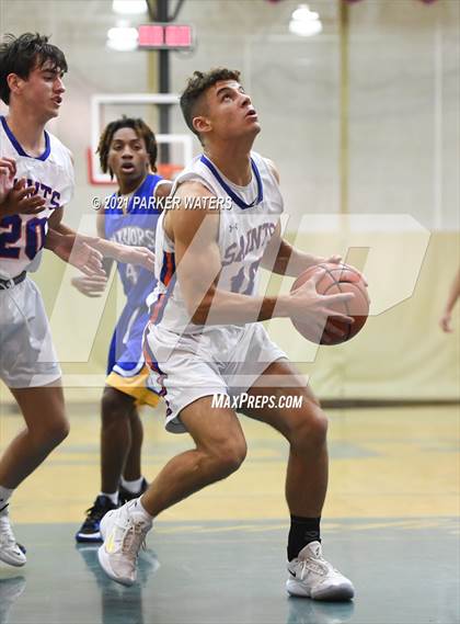 Thumbnail 3 in St. Louis Catholic vs Sophie B. Wright (Country Day Classic) photogallery.