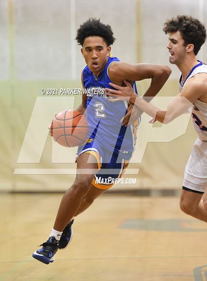 Thumbnail 3 in St. Louis Catholic vs Sophie B. Wright (Country Day Classic) photogallery.