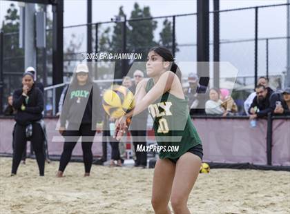 Thumbnail 2 in Canyon vs. Long Beach Poly photogallery.