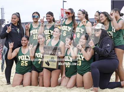 Thumbnail 2 in Canyon vs. Long Beach Poly photogallery.