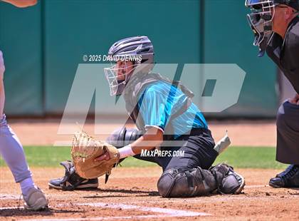 Thumbnail 2 in Mendota vs Torres (CIF CS D6 Championship) photogallery.