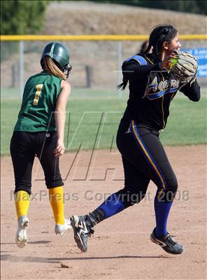 Thumbnail 2 in Royal @ Agoura photogallery.