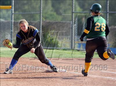 Thumbnail 1 in Royal @ Agoura photogallery.