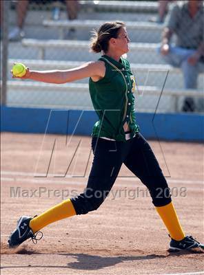 Thumbnail 1 in Royal @ Agoura photogallery.