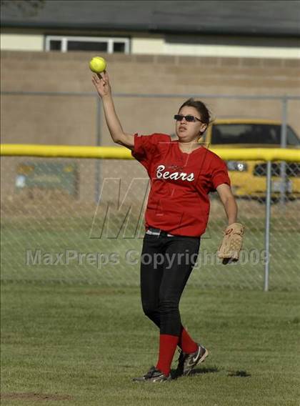 Thumbnail 2 in Arvin @ Tehachapi photogallery.