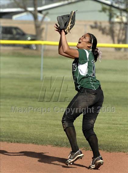 Thumbnail 2 in Arvin @ Tehachapi photogallery.