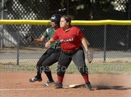 Thumbnail 2 in Arvin @ Tehachapi photogallery.