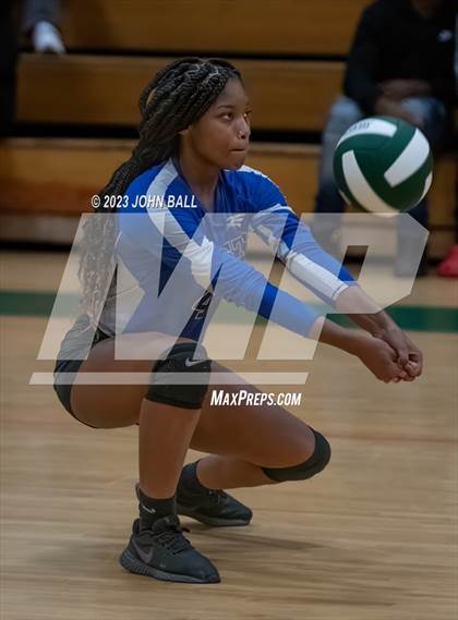 Thumbnail 2 in East Bladen @ East Columbus photogallery.