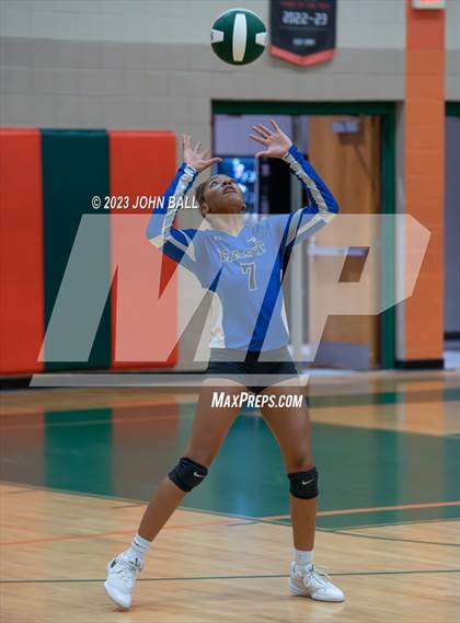 Thumbnail 2 in East Bladen @ East Columbus photogallery.