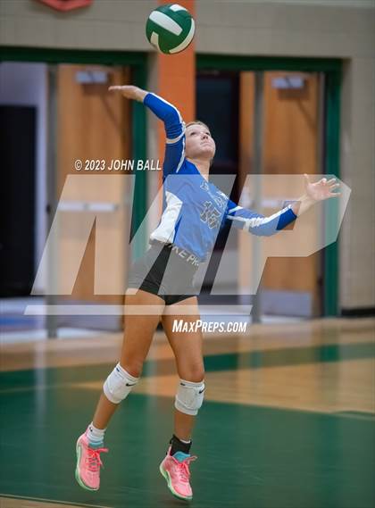 Thumbnail 2 in East Bladen @ East Columbus photogallery.