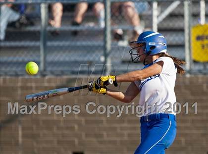 Thumbnail 2 in Barbers Hill vs Montgomery (4A Region 3 Quarterfinal) photogallery.