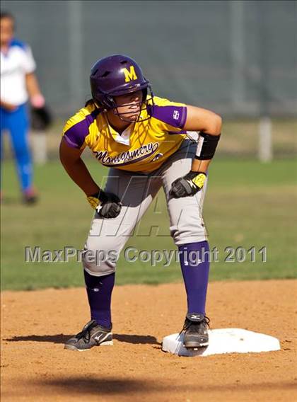 Thumbnail 3 in Barbers Hill vs Montgomery (4A Region 3 Quarterfinal) photogallery.