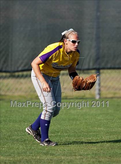 Thumbnail 2 in Barbers Hill vs Montgomery (4A Region 3 Quarterfinal) photogallery.