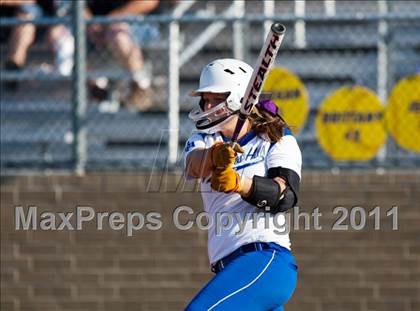 Thumbnail 2 in Barbers Hill vs Montgomery (4A Region 3 Quarterfinal) photogallery.