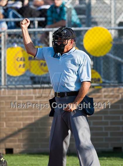 Thumbnail 3 in Barbers Hill vs Montgomery (4A Region 3 Quarterfinal) photogallery.