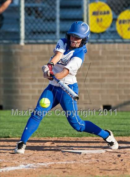 Thumbnail 3 in Barbers Hill vs Montgomery (4A Region 3 Quarterfinal) photogallery.