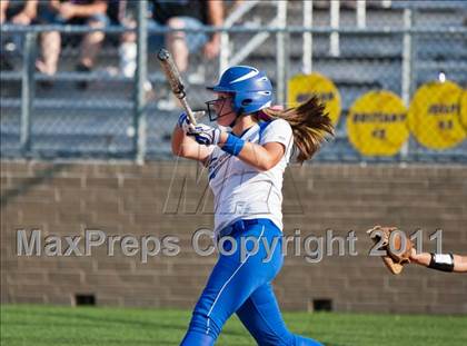 Thumbnail 3 in Barbers Hill vs Montgomery (4A Region 3 Quarterfinal) photogallery.
