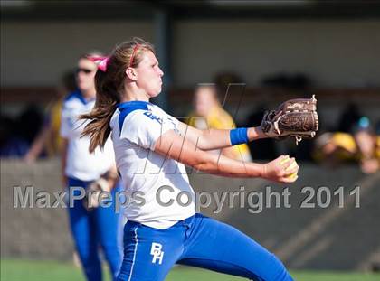 Thumbnail 1 in Barbers Hill vs Montgomery (4A Region 3 Quarterfinal) photogallery.