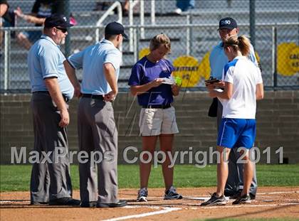 Thumbnail 2 in Barbers Hill vs Montgomery (4A Region 3 Quarterfinal) photogallery.