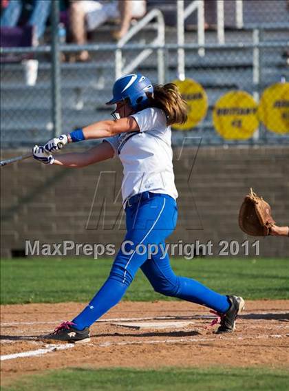 Thumbnail 2 in Barbers Hill vs Montgomery (4A Region 3 Quarterfinal) photogallery.