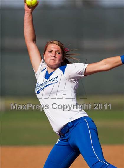 Thumbnail 1 in Barbers Hill vs Montgomery (4A Region 3 Quarterfinal) photogallery.