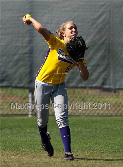 Thumbnail 1 in Barbers Hill vs Montgomery (4A Region 3 Quarterfinal) photogallery.