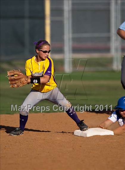 Thumbnail 1 in Barbers Hill vs Montgomery (4A Region 3 Quarterfinal) photogallery.