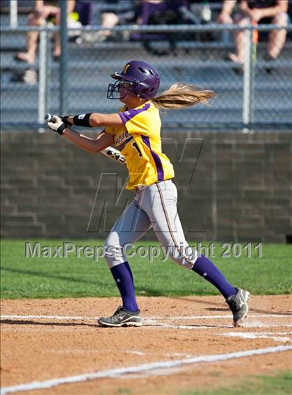 Thumbnail 1 in Barbers Hill vs Montgomery (4A Region 3 Quarterfinal) photogallery.
