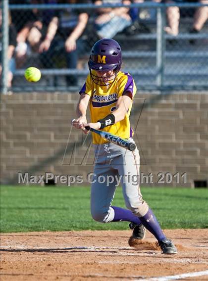 Thumbnail 3 in Barbers Hill vs Montgomery (4A Region 3 Quarterfinal) photogallery.